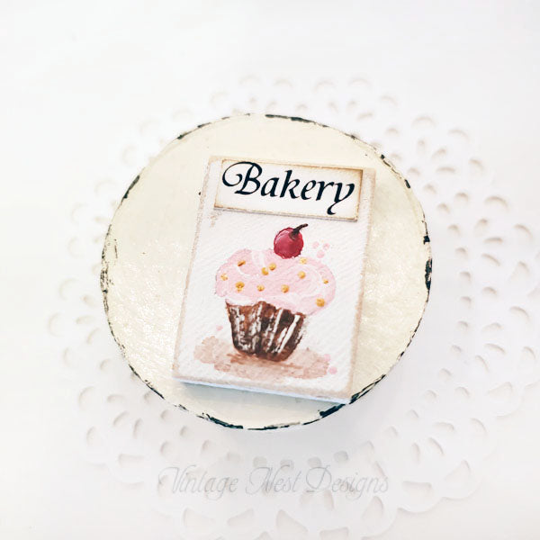Bakery Cupcake No.1 Dollhouse Miniature Handmade