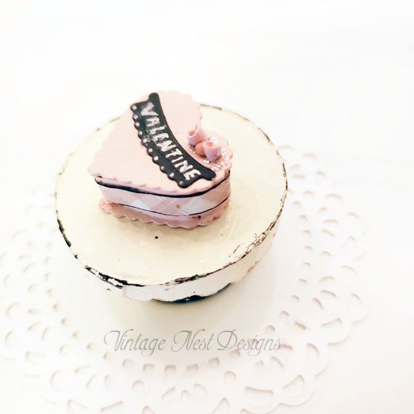Valentine Sweetheart Box No.113 Dollhouse Miniature Handmade image 2
