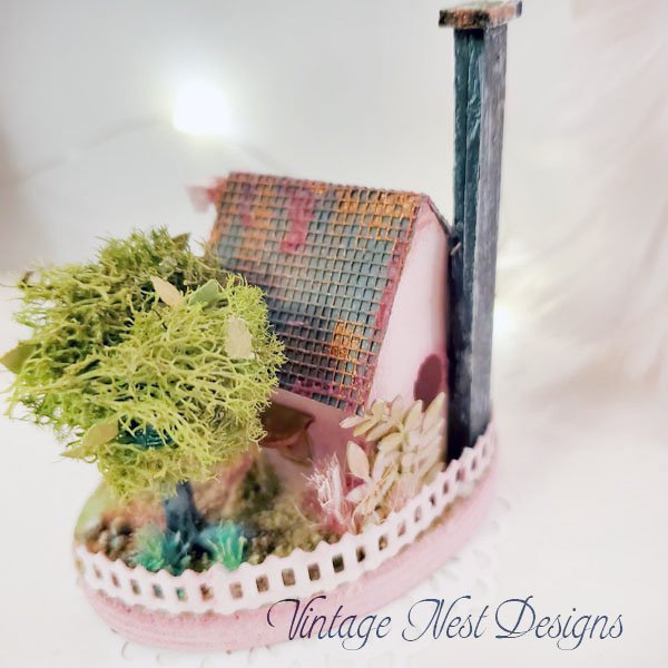 Putz House No.29 Handmade Miniature image 3