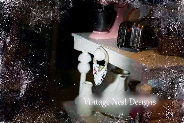 Hanging Heart No.2 Dollhouse Miniature Handmade image 1