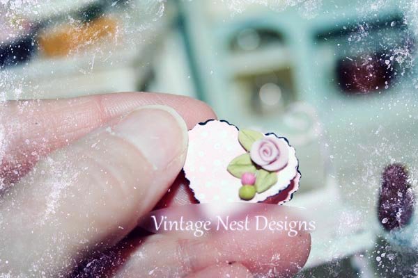 Sweetheart Box No.23 Dollhouse Miniature Handmade image 2