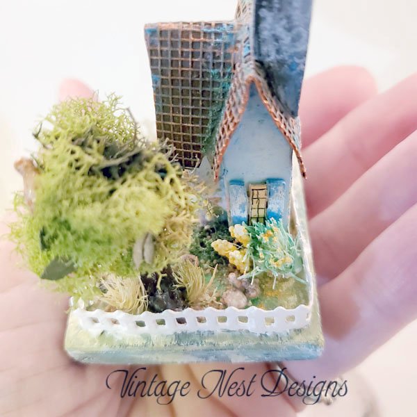 Putz House No.32 Handmade Miniature image 2