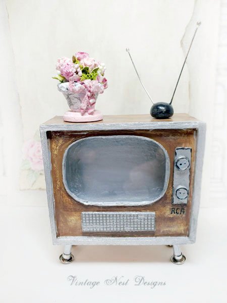 Retro TV No.1 Dollhouse Miniature Handmade image 0