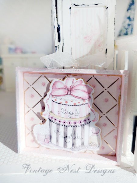 Beauty Essentials No.1:3 Dollhouse Miniature Handmade image 5
