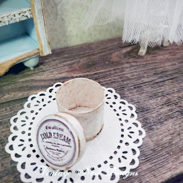 Hat Band Box No.105 Dollhouse Miniature Handmade image 0