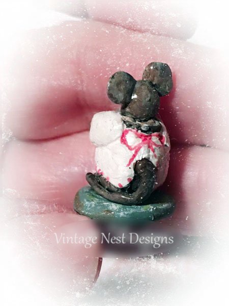 Baking Mouse No.1:1 Dollhouse Miniature Handmade image 1