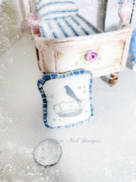 Bird Crown Pillow No.1 Dollhouse Miniature Handmade image 3