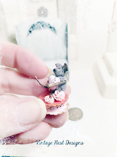 Valentine Mouse No.1 Dollhouse Miniature Handmade image 3