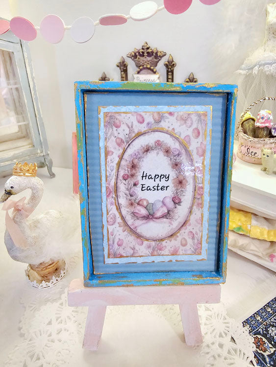 Joyeuses Pâques No.1:1 Art encadré fait main pour maison de poupée diorama vitrine
