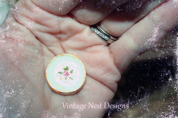 Dollhouse Miniature Cupcake Roses Plate No.1 Diorama Shadow Box