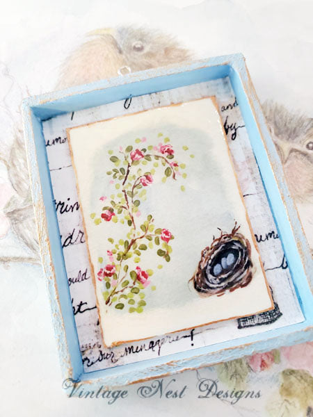 Miniature Roses Nid d'Oiseau Nº15:2 Maison de Poupée Cadre en Bois Fait Main Art