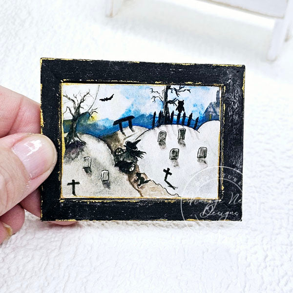 Miniature La sorcière au cimetière n°1:2 Cadre en bois fait main pour maison de poupée