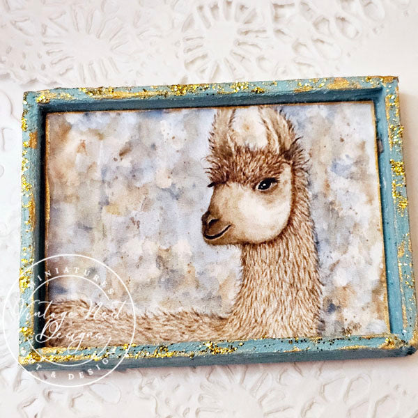 Mini Lama N°1:3 Maison de poupée encadrée en bois faite à la main