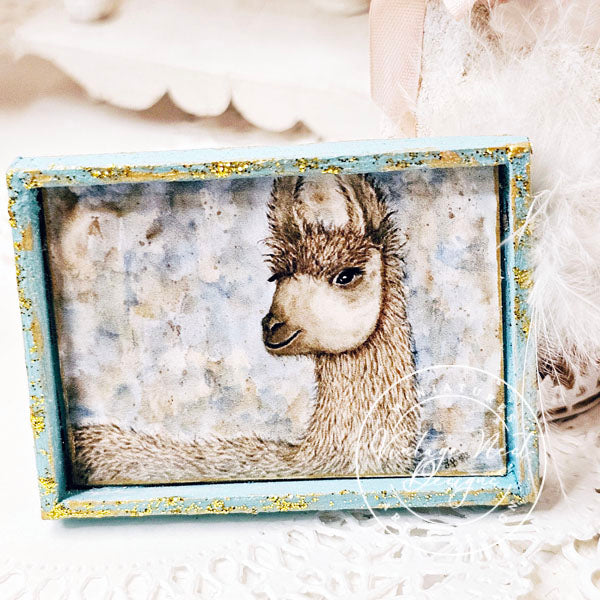 Mini Lama N°1:3 Maison de poupée encadrée en bois faite à la main