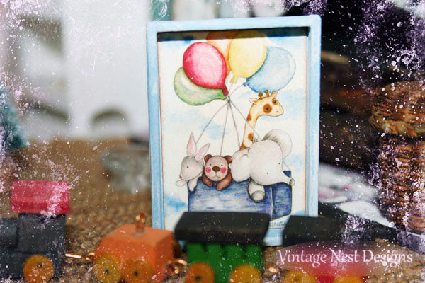 Animaux et Ballons N°1:4 Miniature de Maison de Poupée, Art Encadré en Bois Fait Main