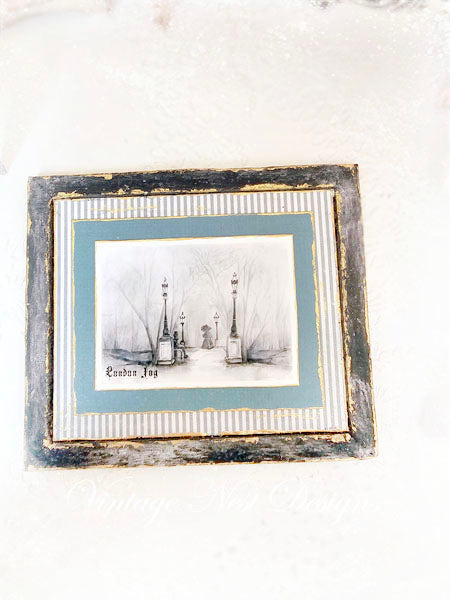 Miniature London Fog N°1:5 Faite à la main pour Maison de Poupée, Encadrée en Bois