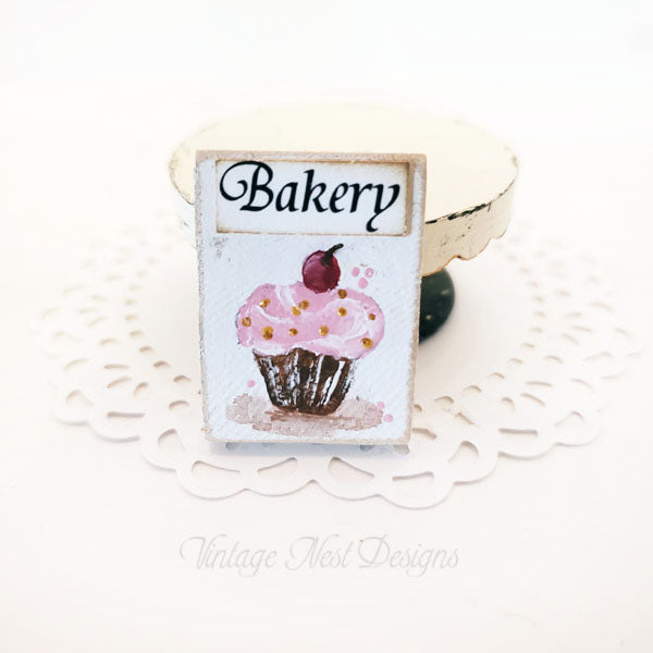 Bakery Cupcake No.1 Dollhouse Miniature Handmade