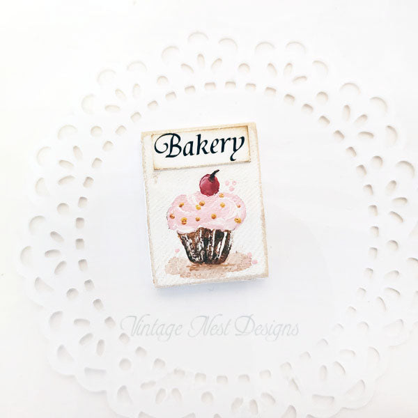 Bakery Cupcake No.1 Dollhouse Miniature Handmade