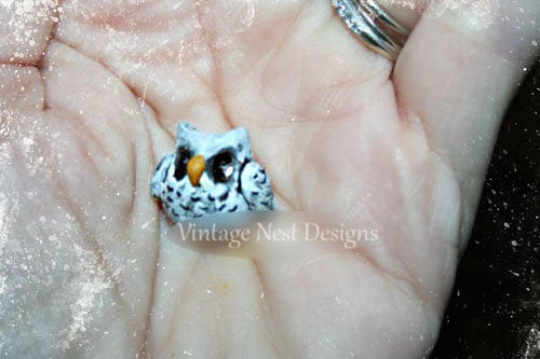 Miniature Hibou en Porcelaine n°7 Fait Main pour Maison de Poupée Vitrine Diorama