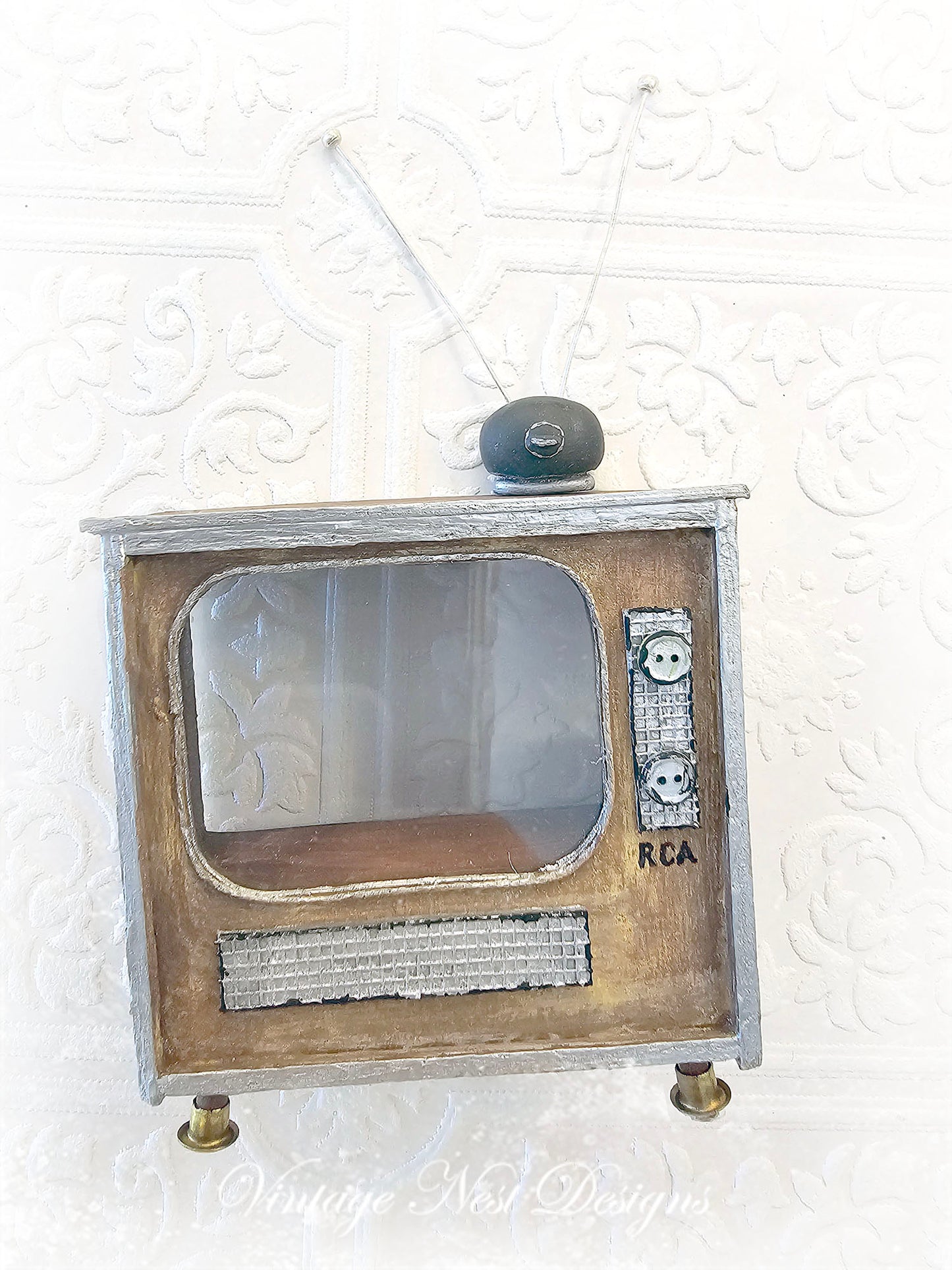 Mini TV Rétro N°2 Marron Décoration de Meubles de Maison de Poupée Échelle 1:12