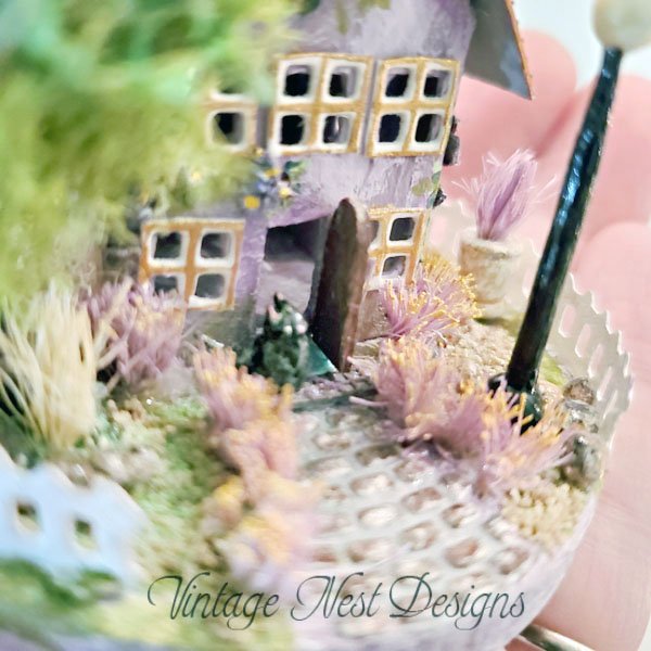 Putz House No.31 Handmade Miniature image 3