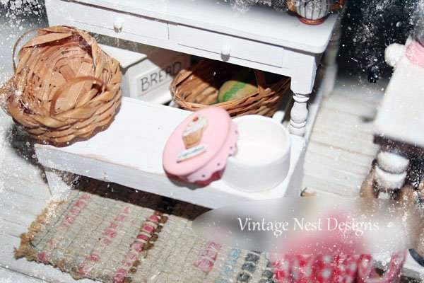 Cupcake Box No.12 Dollhouse Miniature Handmade image 1