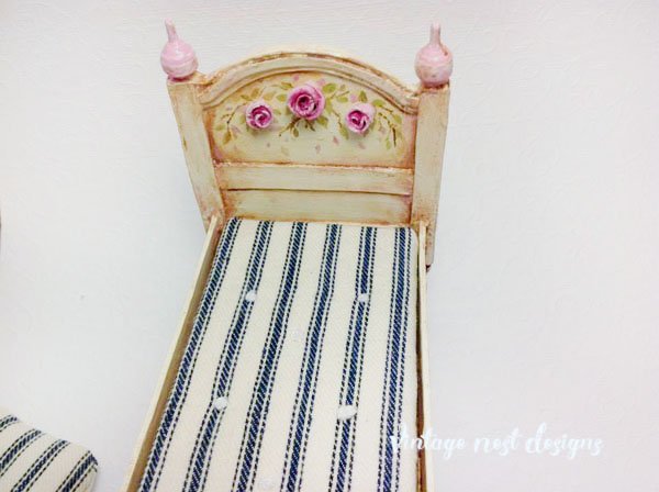 Dollhouse Bed No.3 Handmade Miniature image 4