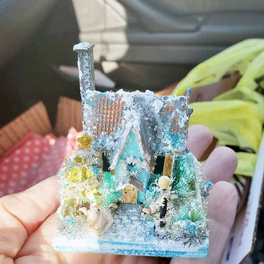 Putz House No.34 Handmade Miniature image 0