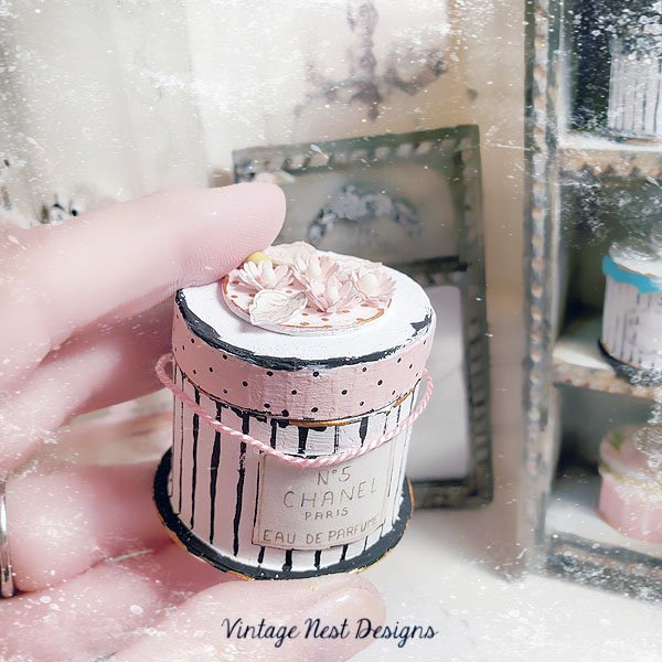 Hat Band Box Pink No.59 Dollhouse Miniature Handmade image 1