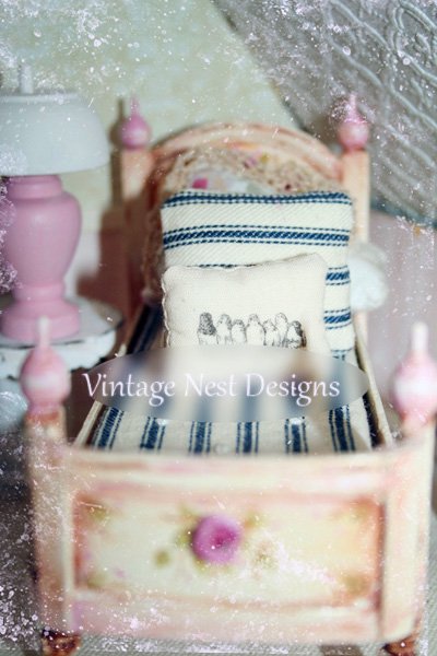 Bird Pillow No.1 Dollhouse Miniature Handmade image 3