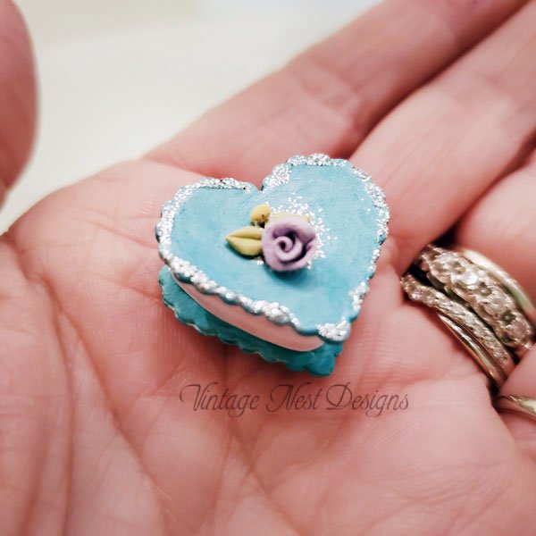 Valentine Sweetheart Box No.99 Dollhouse Miniature Handmade image 1