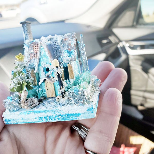 Putz House No.34 Handmade Miniature image 3